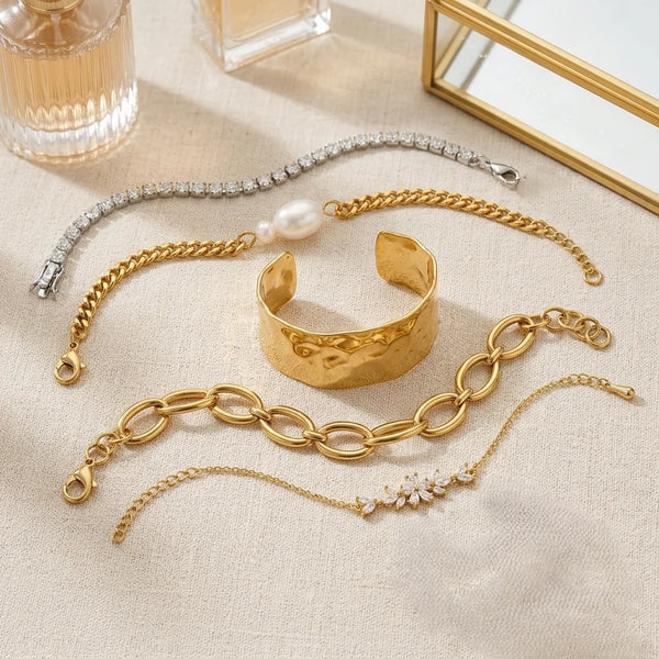 Composition de bracelets dorés et argentés Maison Dosana — bijoux fins pour femme