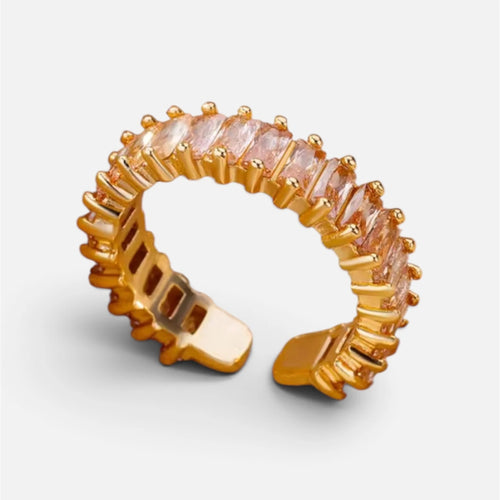 Bague Luna ajustable dorée avec pierres baguette roses en acier inoxydable, vue de profil